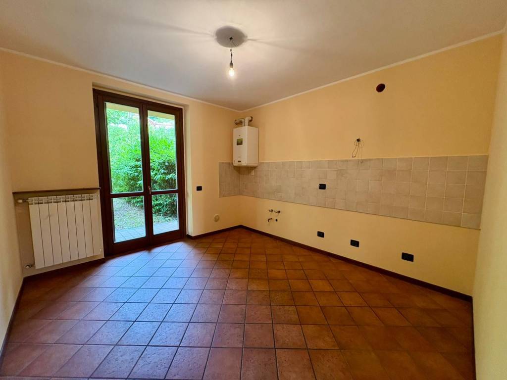 casa indipendente in vendita a Voghera in zona Campoferro