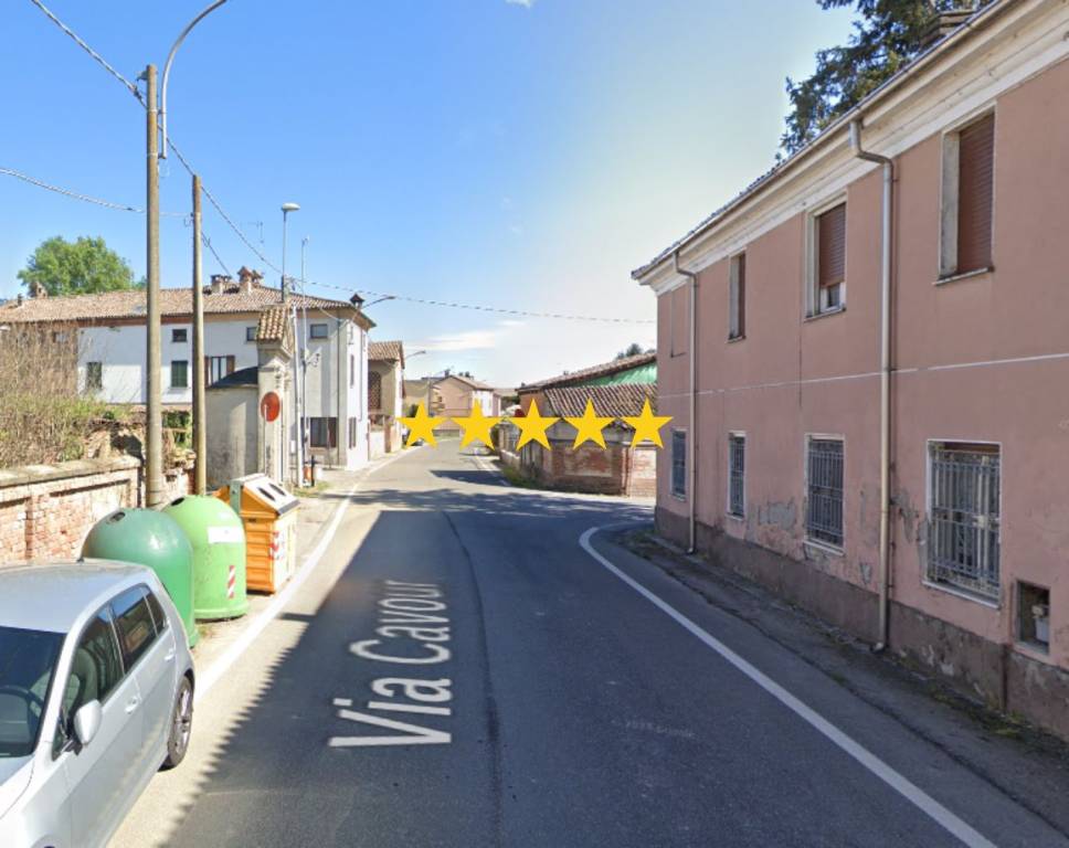 casa indipendente in vendita a Voghera