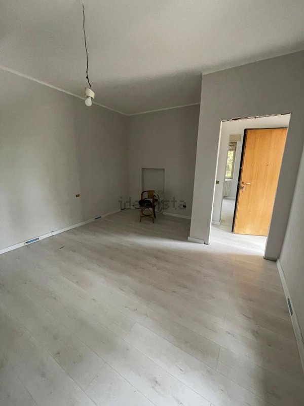 casa indipendente in vendita a Voghera