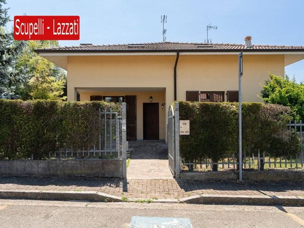 casa indipendente in vendita a Voghera in zona Campoferro