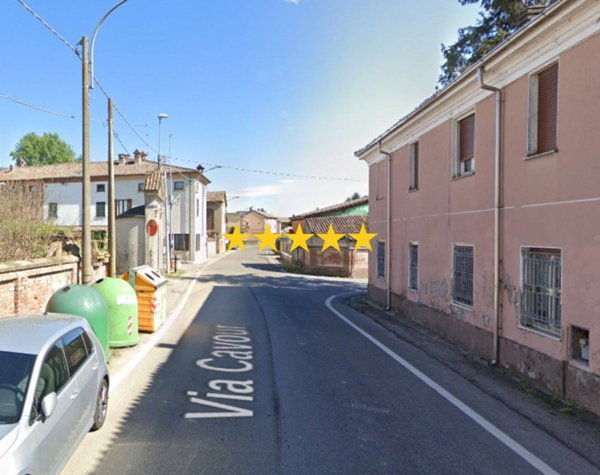 casa indipendente in vendita a Voghera