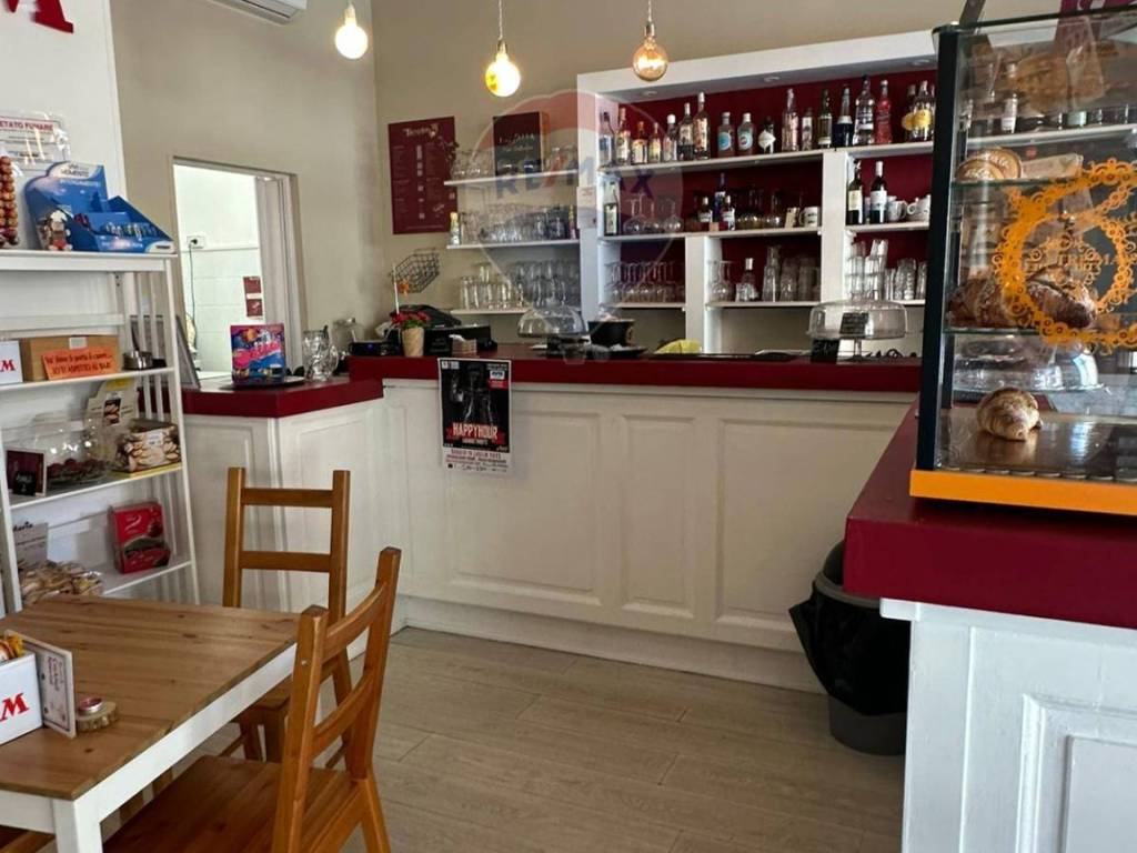 negozio in vendita a Voghera