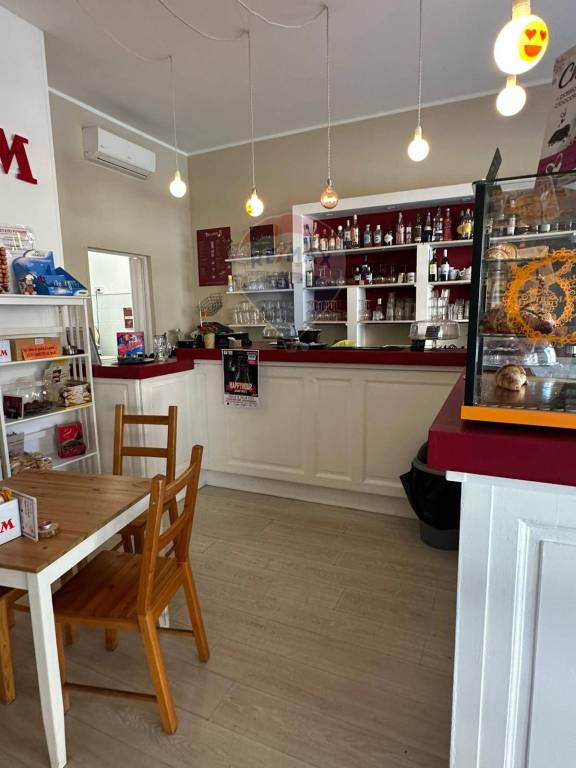 negozio in vendita a Voghera