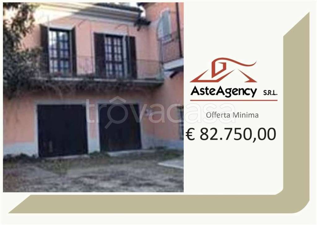 casa indipendente in vendita a Voghera