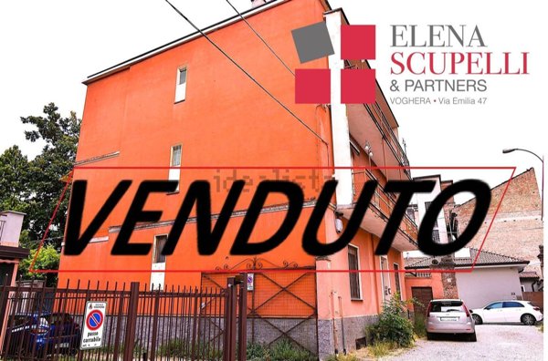 casa indipendente in vendita a Voghera