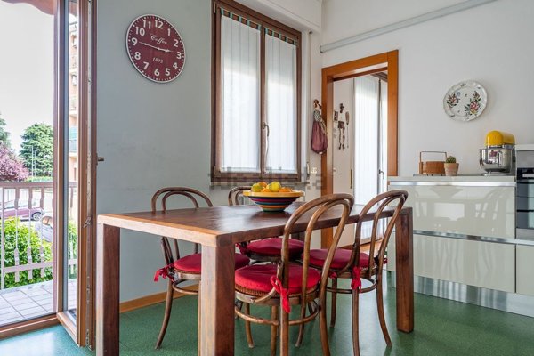 casa indipendente in vendita a Voghera