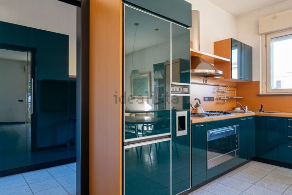 casa indipendente in vendita a Voghera