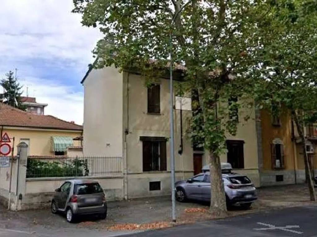 casa indipendente in vendita a Voghera