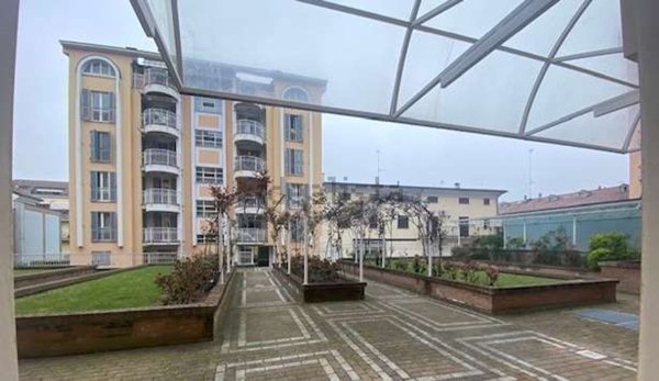 ufficio in vendita a Voghera