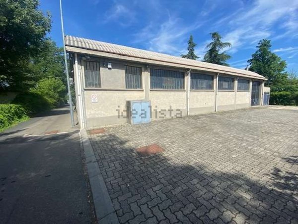 locale di sgombero in vendita a Voghera