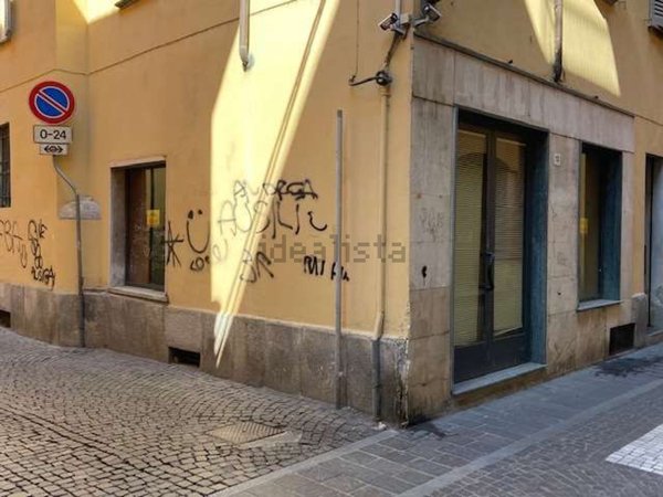 ufficio in vendita a Voghera