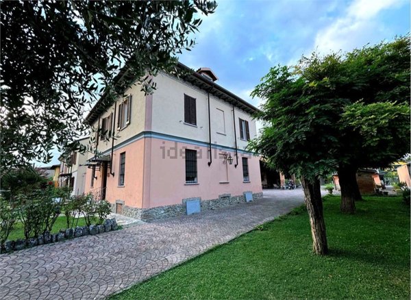 casa indipendente in vendita a Voghera