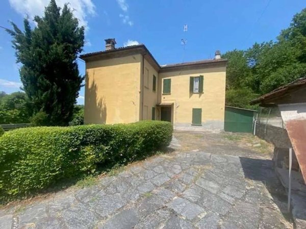 casa indipendente in vendita a Voghera