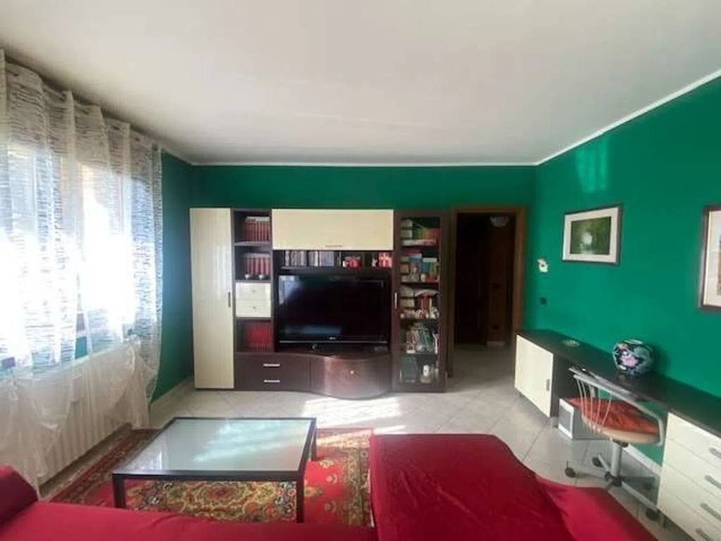 appartamento in vendita a Voghera in zona Medassino