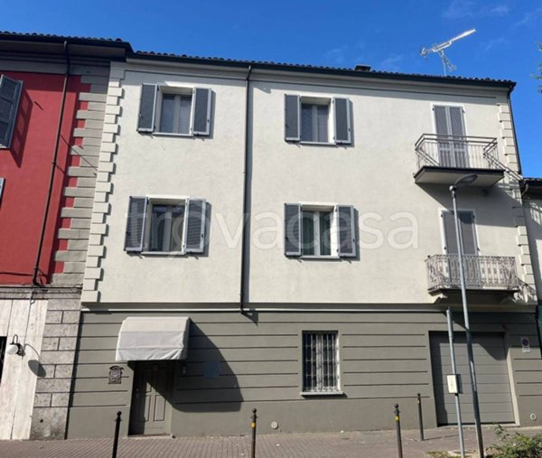 casa indipendente in vendita a Voghera