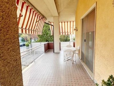 casa indipendente in vendita a Voghera in zona Valle