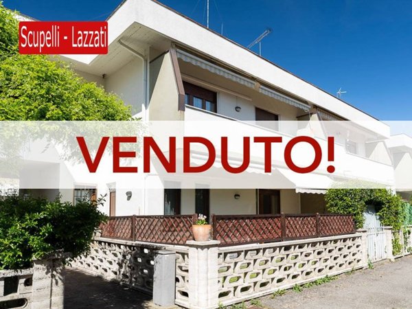 casa indipendente in vendita a Voghera