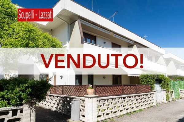 casa indipendente in vendita a Voghera