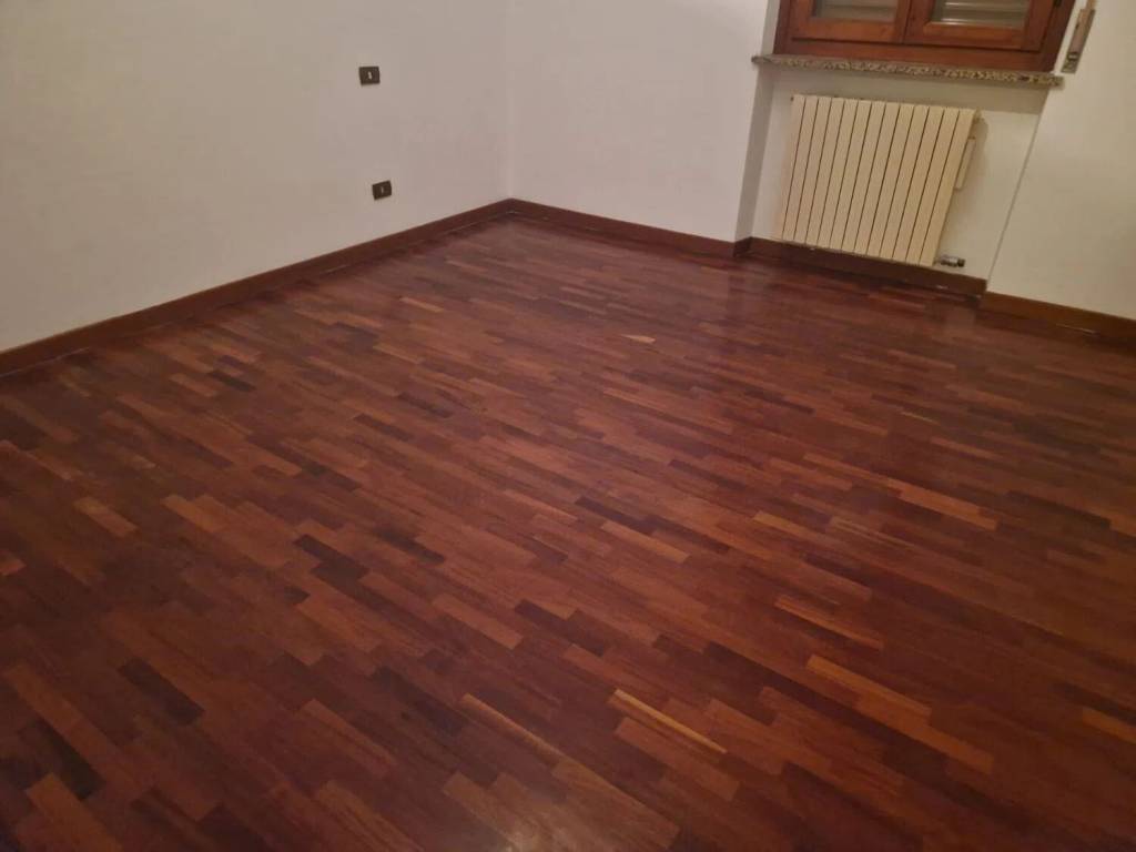 casa indipendente in vendita a Voghera
