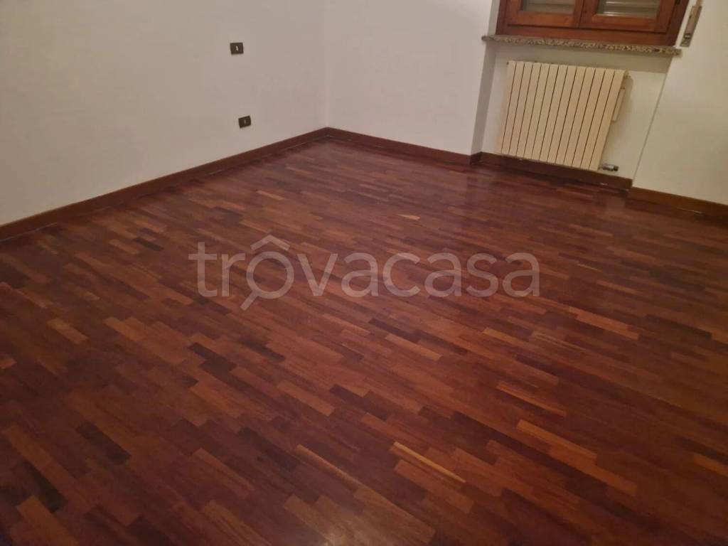 casa indipendente in vendita a Voghera