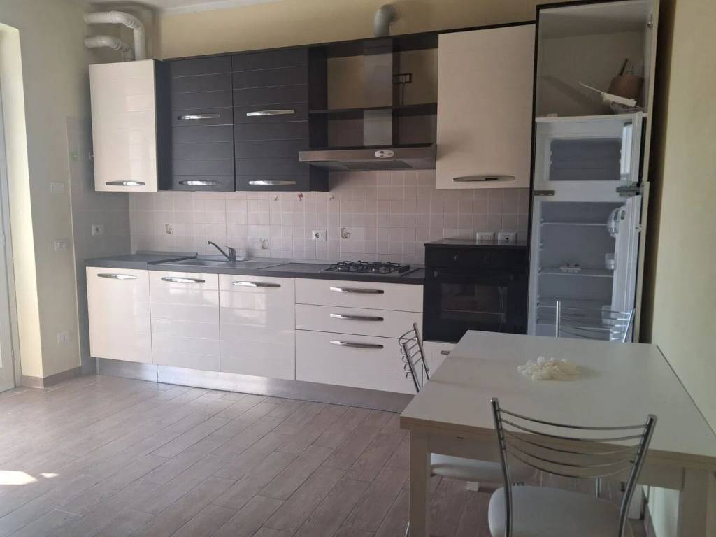 appartamento in vendita a Voghera in zona Campoferro