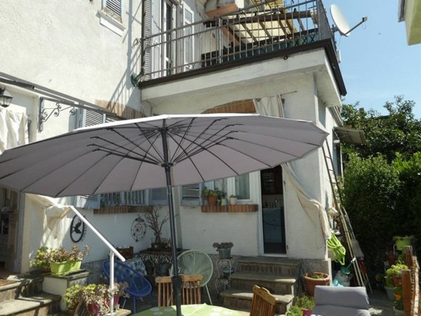 casa indipendente in vendita a Voghera