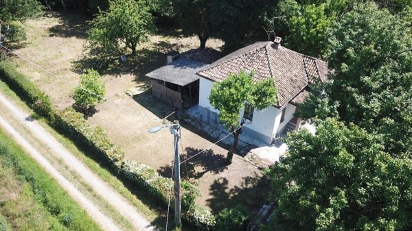 casa indipendente in vendita a Voghera