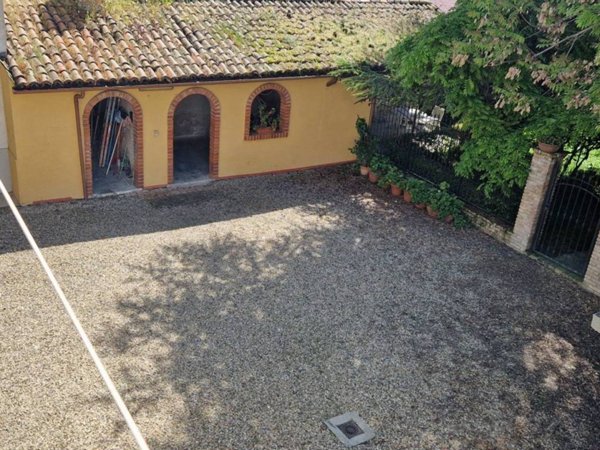 casa indipendente in vendita a Voghera in zona Campoferro