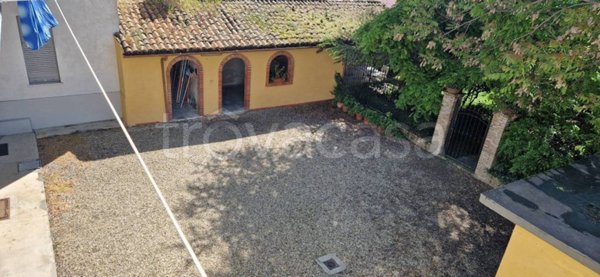 casa indipendente in vendita a Voghera