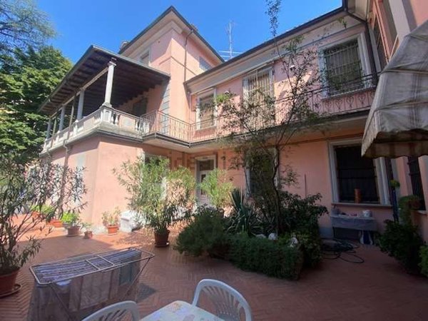 casa indipendente in vendita a Voghera