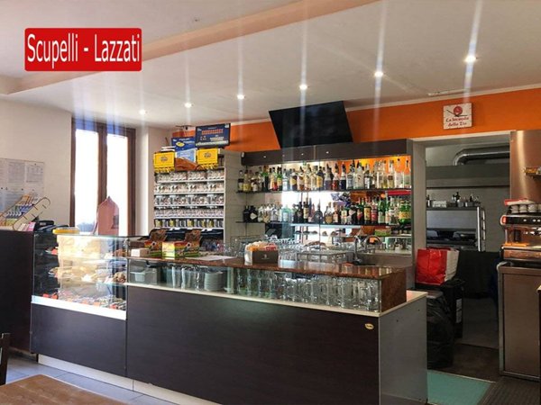 negozio in vendita a Voghera in zona Torremenapace