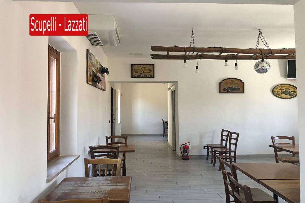 negozio in vendita a Voghera in zona Valle