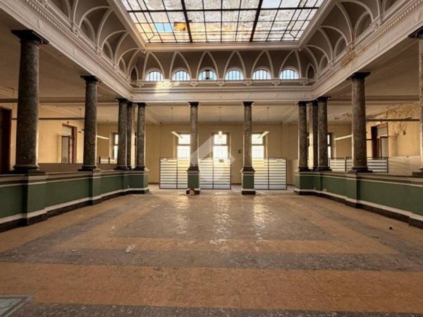 negozio in vendita a Voghera