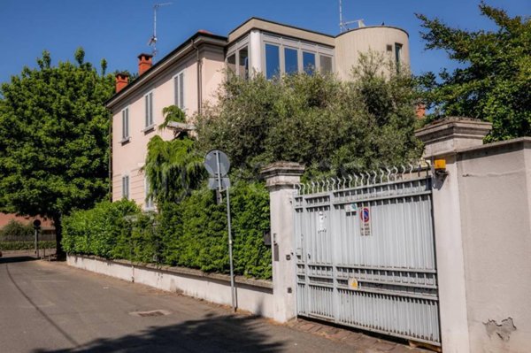 casa indipendente in vendita a Voghera