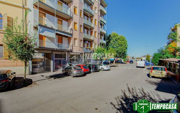 negozio in vendita a Voghera