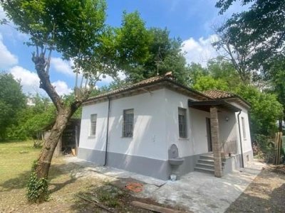 casa indipendente in vendita a Voghera