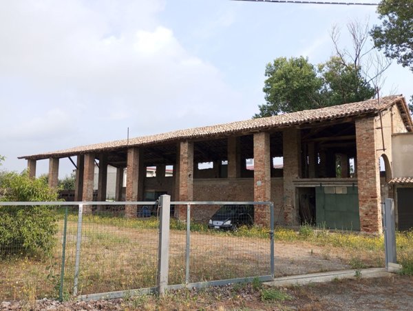 azienda agricola in vendita a Voghera in zona Campoferro