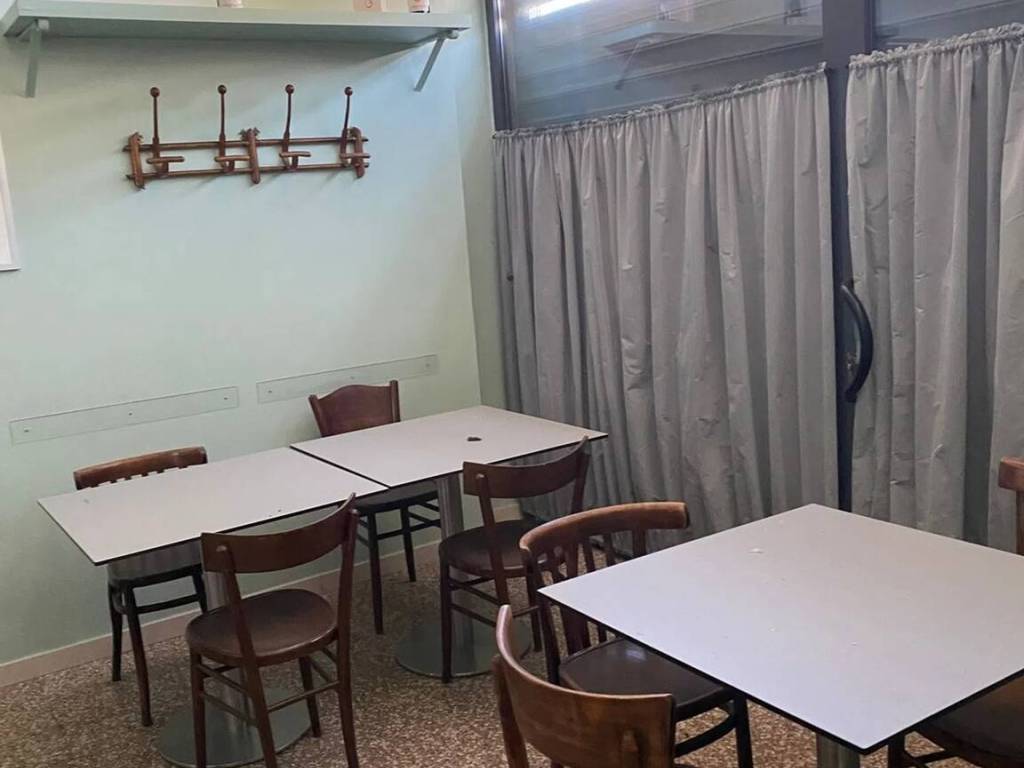 negozio in vendita a Voghera