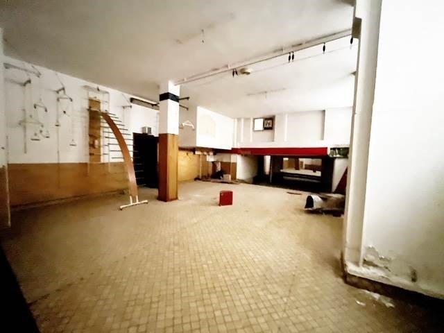 negozio in vendita a Voghera