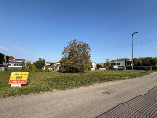 terreno agricolo in vendita a Voghera in zona Campoferro