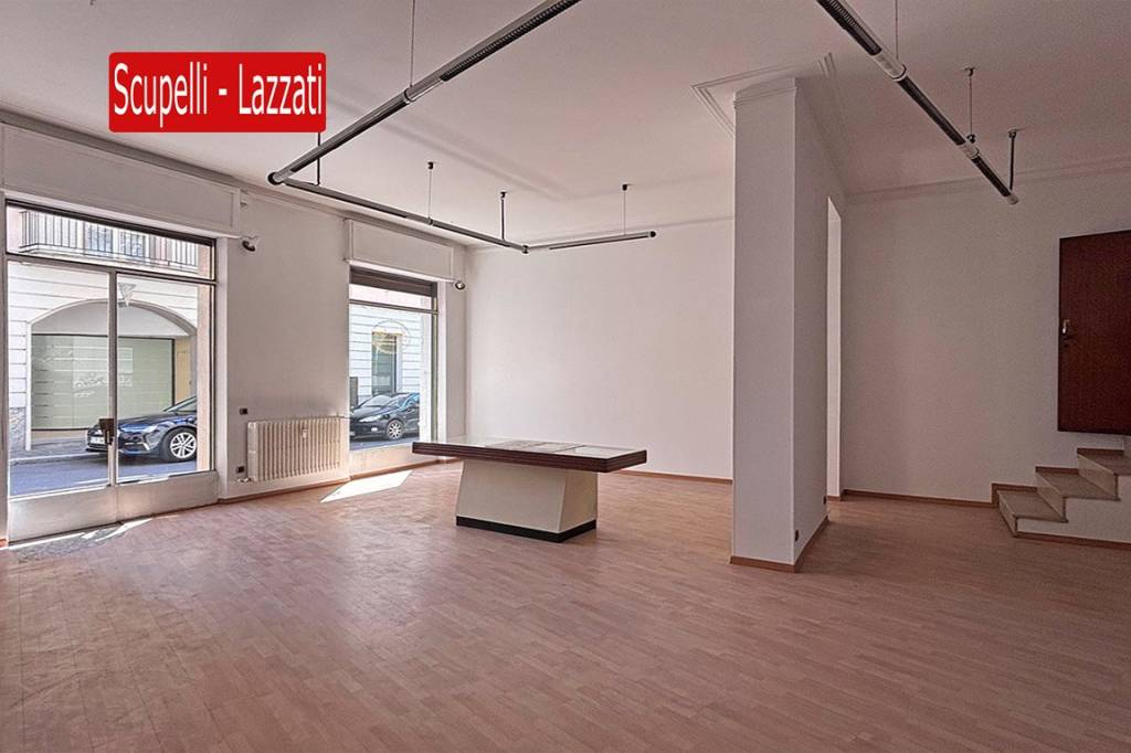 negozio in vendita a Voghera