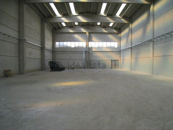 capannone in vendita a Voghera