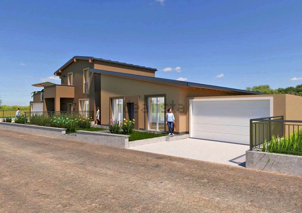 casa indipendente in vendita a Voghera