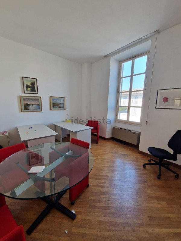 ufficio in vendita a Voghera