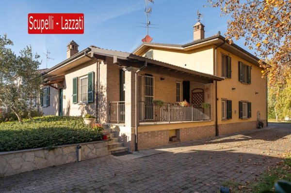 casa indipendente in vendita a Voghera in zona Oriolo