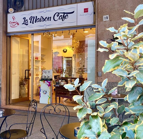 negozio in vendita a Voghera