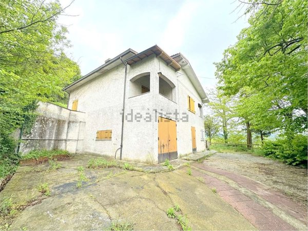 casa indipendente in vendita a Voghera