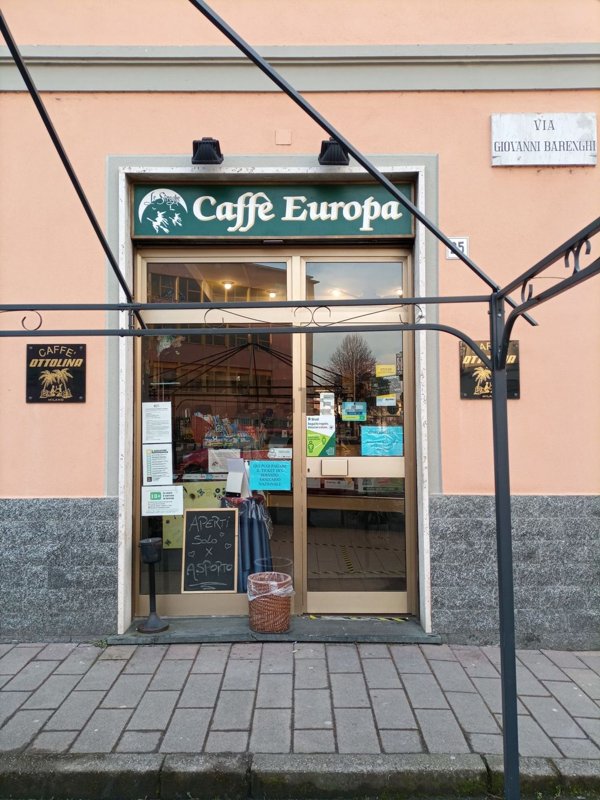 negozio in vendita a Voghera