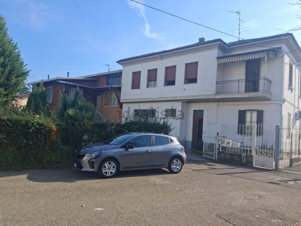 casa indipendente in vendita a Voghera