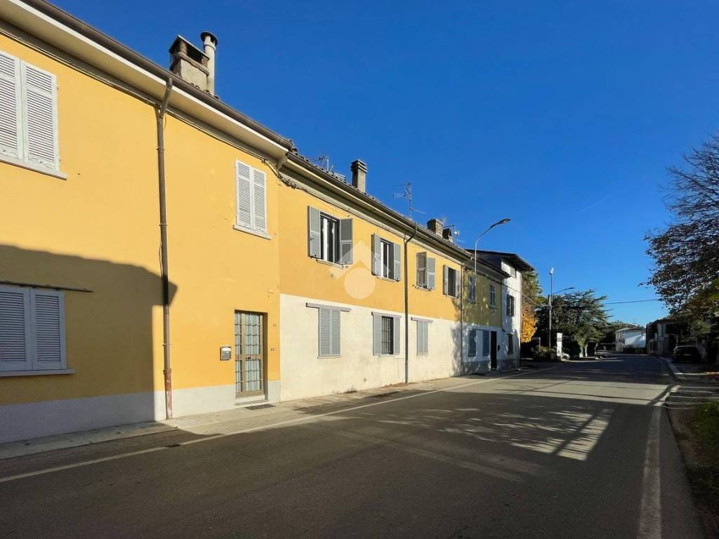 appartamento in vendita a Voghera in zona Torremenapace